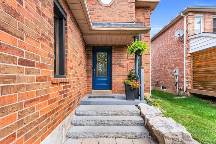 Property Photo: 22 McCullough Crescent ON L7G 5N5