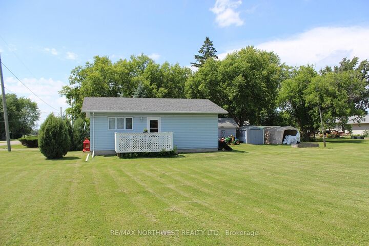 Property Photo:  705-707 Lorena Street  ON P0W 1L0 