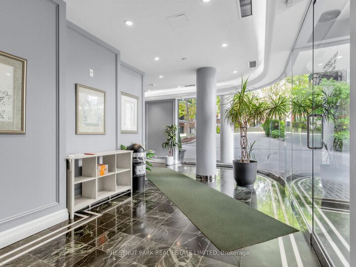 Property Photo: 97 Lawton Boulevard 502 ON M4V 1Z6