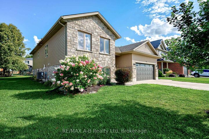 Property Photo: 79 Sylvia Street ON N0K 1N0