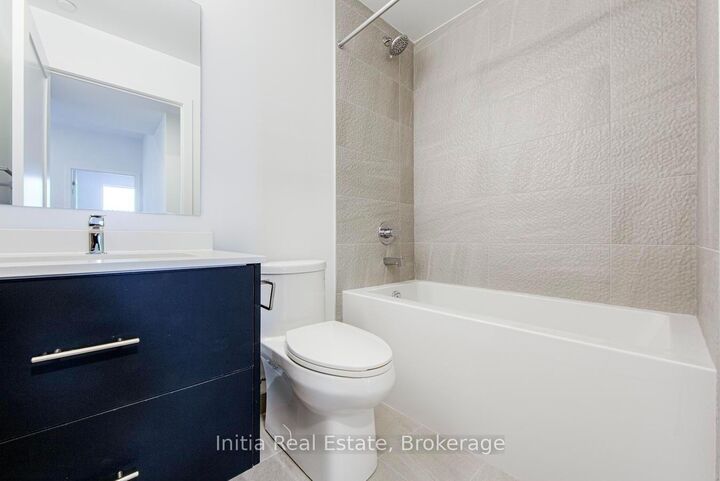 Property Photo: 5105 Hurontario Street N 808 ON L4Z 0C9