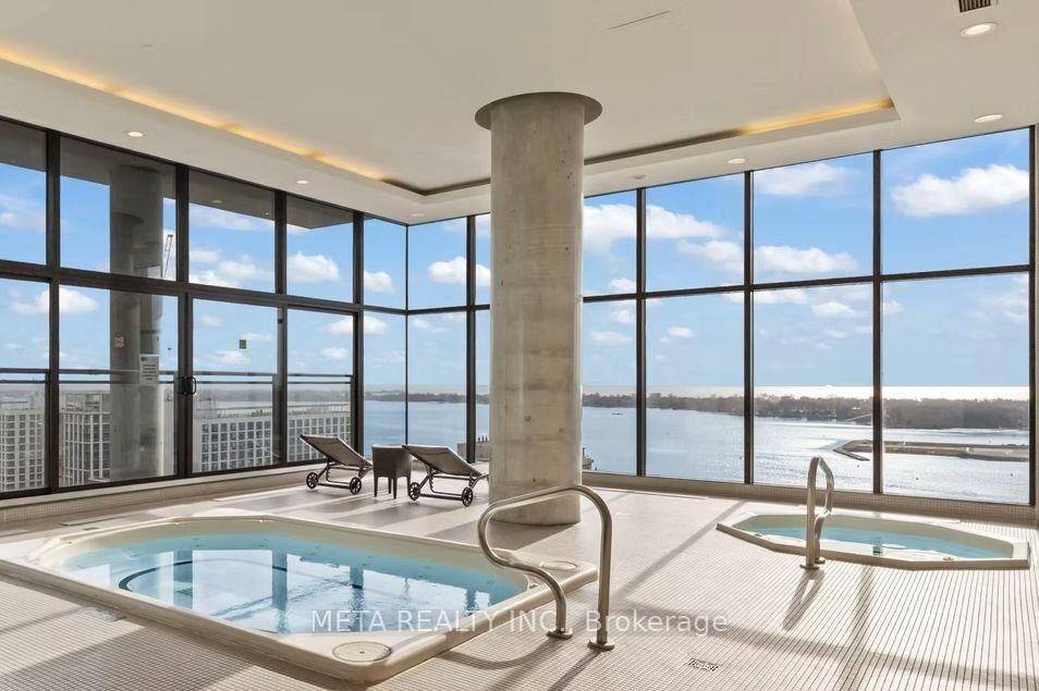 Property Photo:  15 Fort York Boulevard 2802  ON M5V 3Y4 