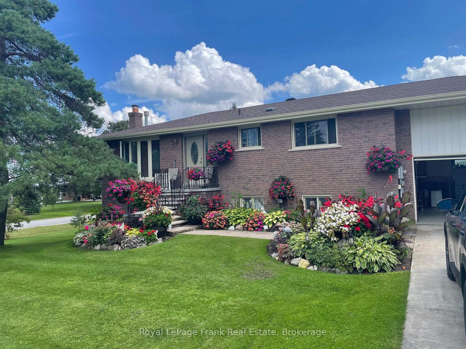Property Photo: 378 Old Surrey Lane ON K0M 1A0