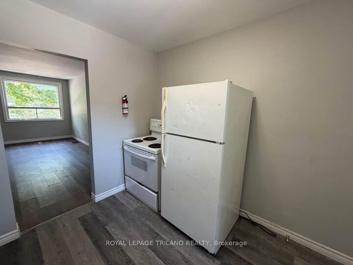 Property Photo:  202 Colborne Street B  ON N6B 2S2 
