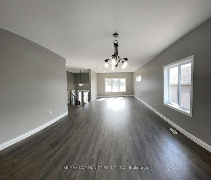 Property Photo:  10 Redwood Drive  ON K8N 0K4 