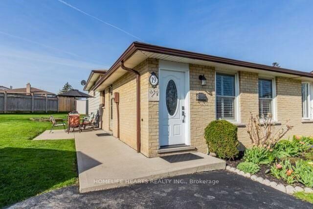 Property Photo: 19 Hopewell Crescent ON L8J 1P3
