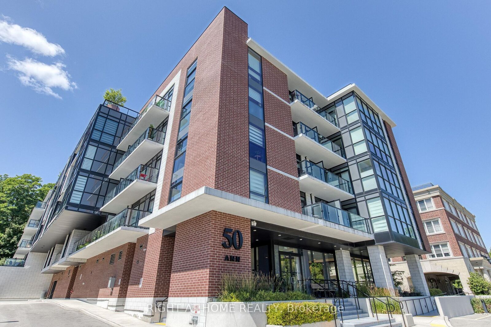 Property Photo: 50 Ann Street 316 ON L7E 1B9