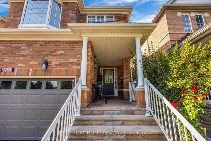 Property Photo: 3833 Quiet Creek Drive ON L5M 8B1