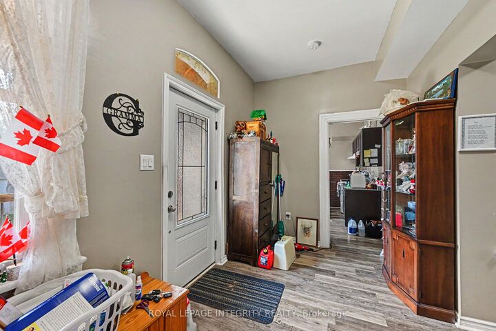 Property Photo: 48 Elmsley Street S ON K7A 3P6