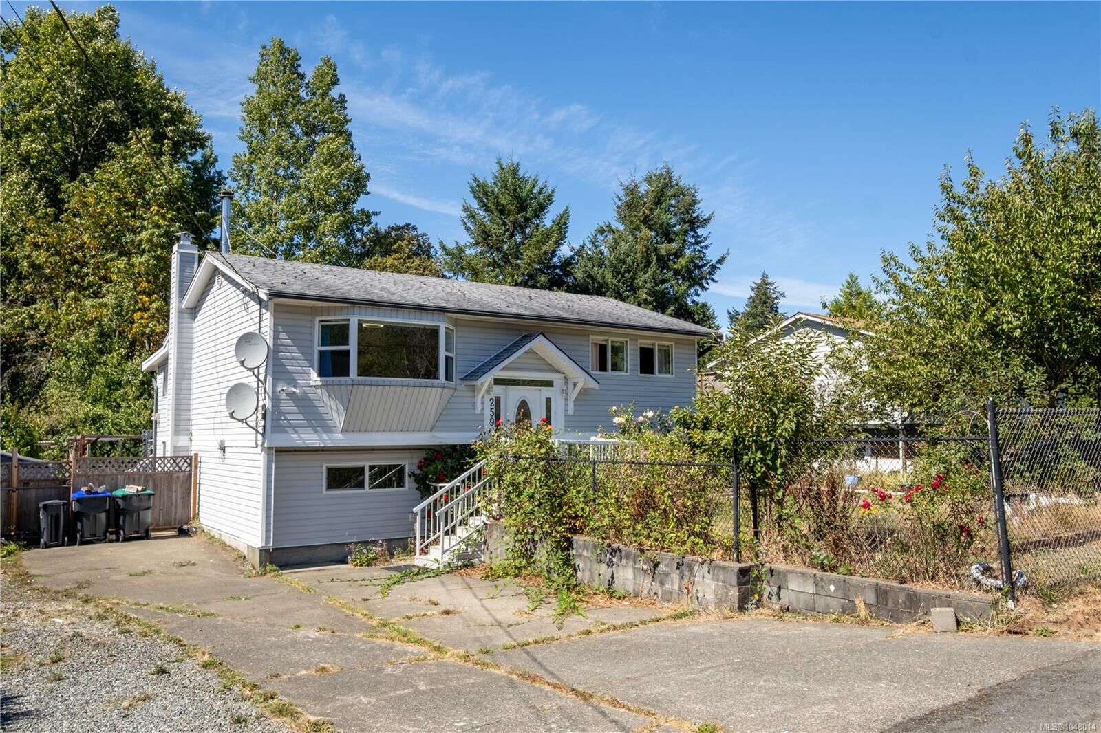 Property Photo: 259 Denman St BC V9M 3B5