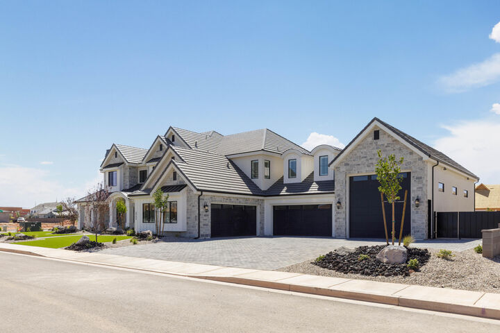 Property Photo:  2752 S 240 W  UT 84780 