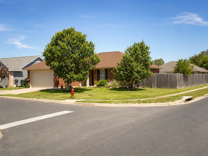 Property Photo: 501 Amaryllis Avenue TX 78613