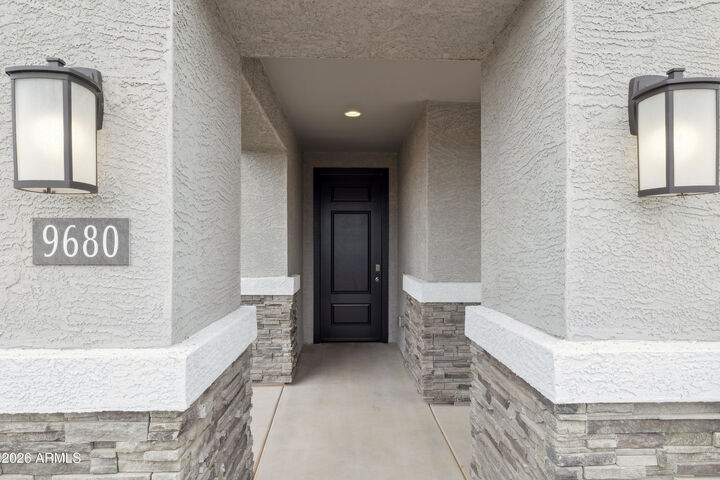 Property Photo: 2704 W Sentiero Avenue AZ 85120