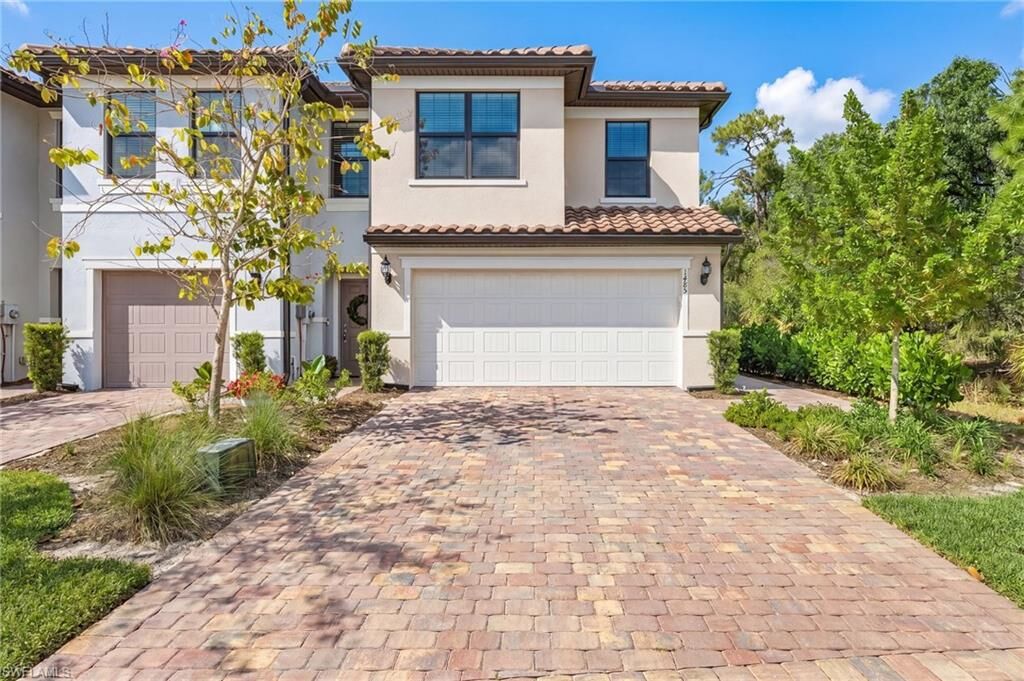 Property Photo: 1485 Weeping Willow Ct FL 33909