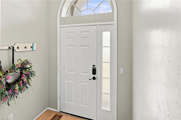 Property Photo: 9603 Hemingway Ln 4003 FL 33913