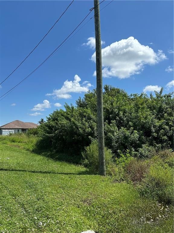 Property Photo:  4204 SW 18th St  FL 33976 