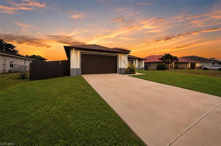 Property Photo: 104 SW 34th Pl FL 33991
