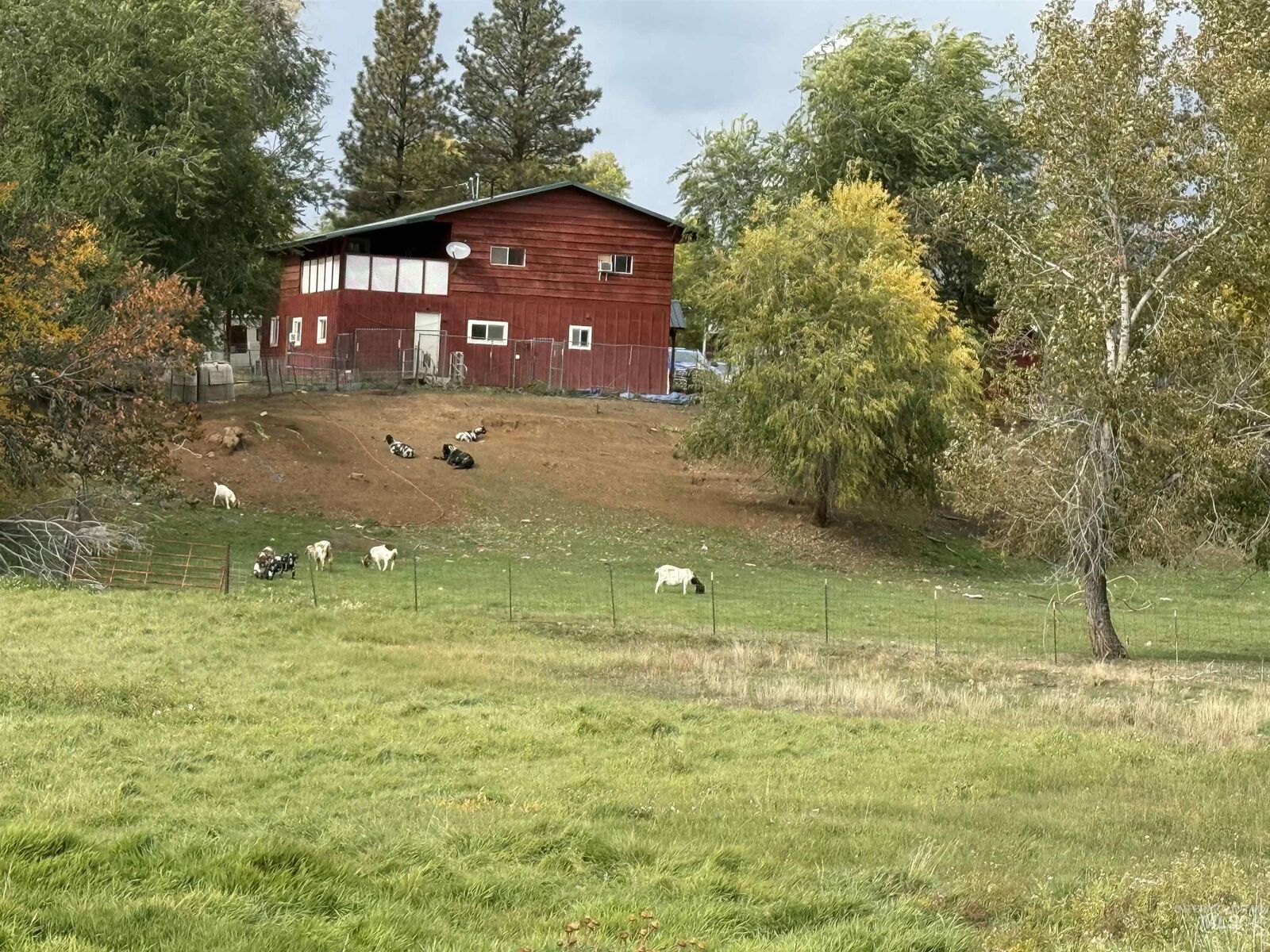 Property Photo:  140 S Railroad St  ID 83610 