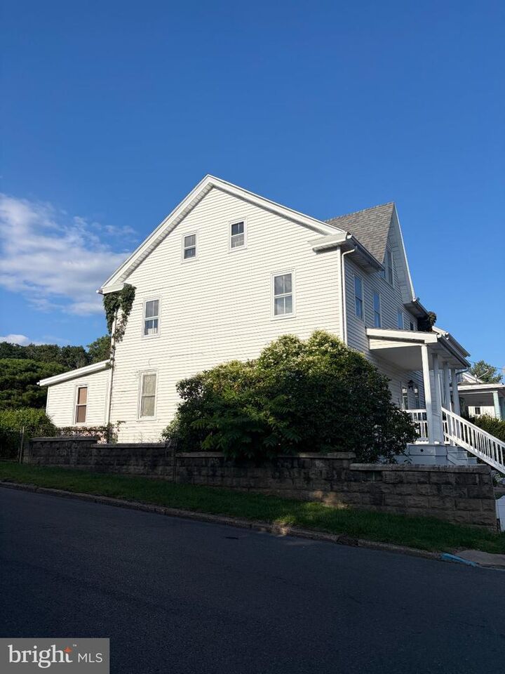 Property Photo: 303 Vine Street PA 17098
