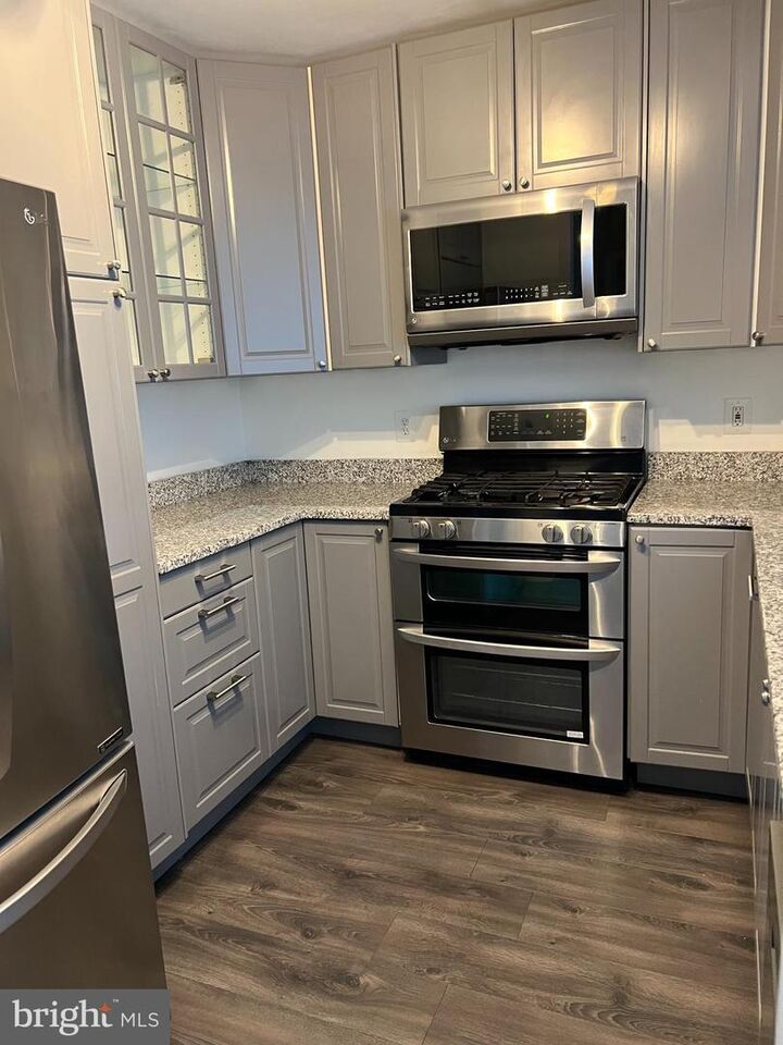 Property Photo:  5573 Seminary Road 305  VA 22041 