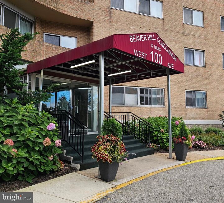 Property Photo: 100 West Avenue 501S PA 19046