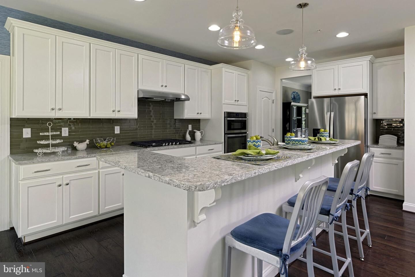 Property Photo: 7103 Donston Drive MD 20707