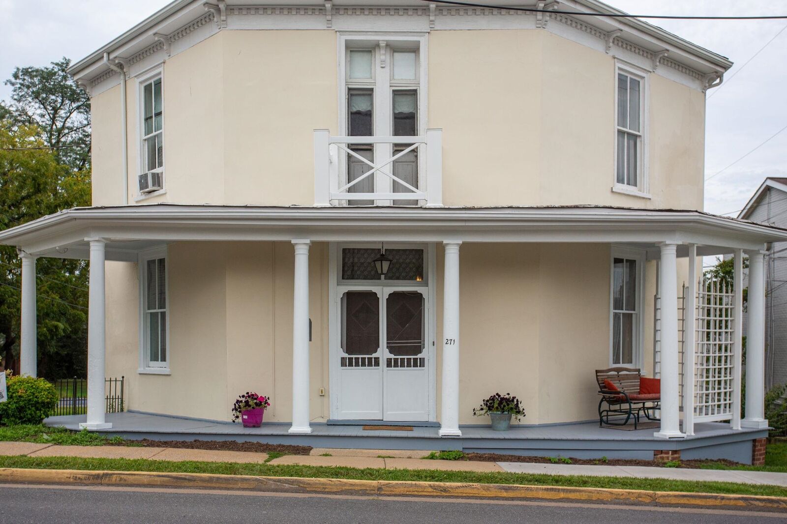 Property Photo:  271 Liberty St S  VA 22801 