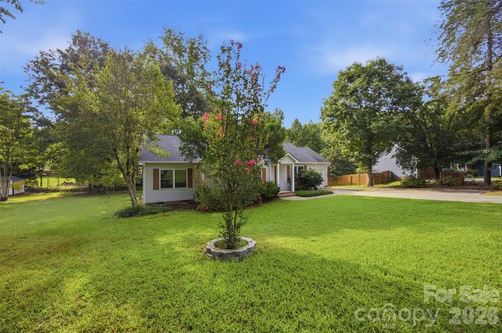 Property Photo: 1297 Creekview Drive NC 28052
