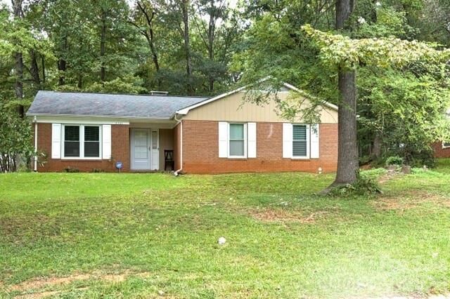 Property Photo: 5701 Trotters Ridge Road NC 28227