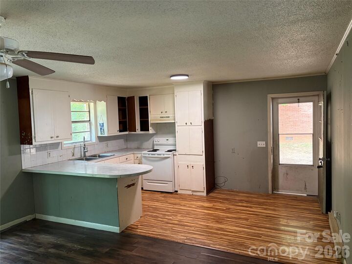 Property Photo: 318 Shady Lane NC 28128