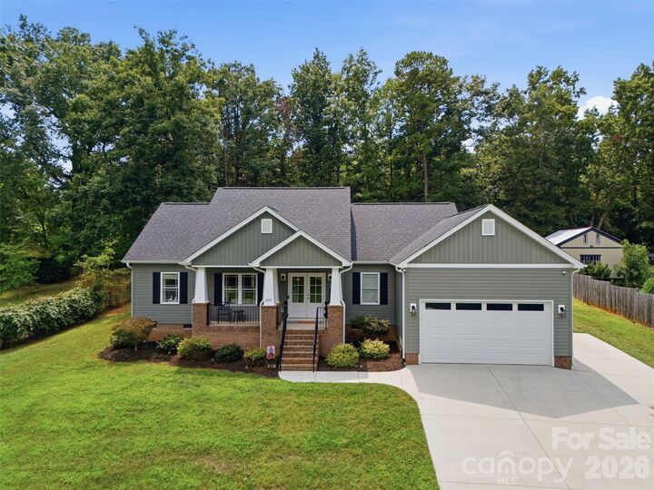 Property Photo:  301 Pinehurst Drive  NC 28086 
