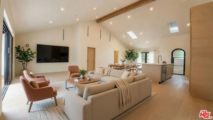 Property Photo:  14655 Morrison St  CA 91403 