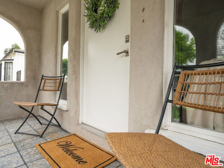 Property Photo:  1836 Lake St  CA 91201 