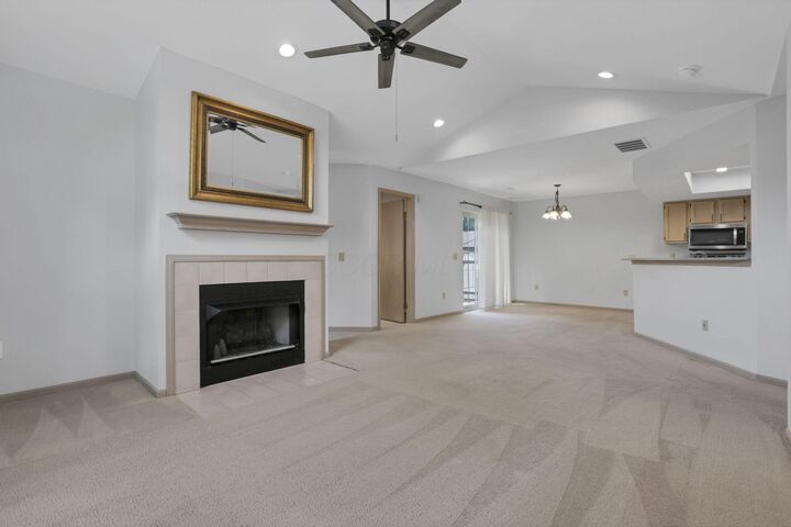 Property Photo:  5800 Locbury Lane  OH 43016 