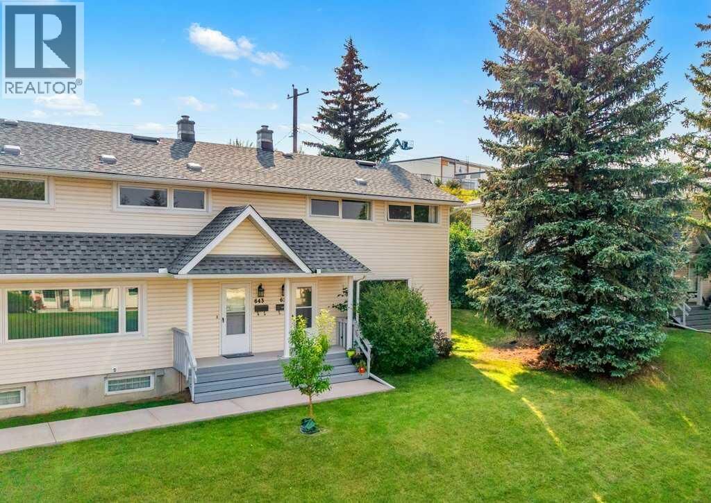 Property Photo:  639 Merrill Drive Northeast  AB T2E 8Y5 