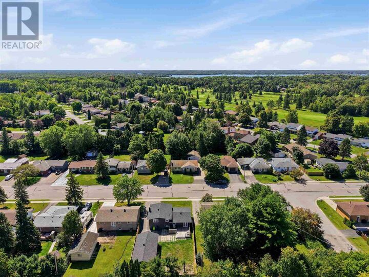Property Photo:  122 Boundary Rd  ON P6A 5B8 