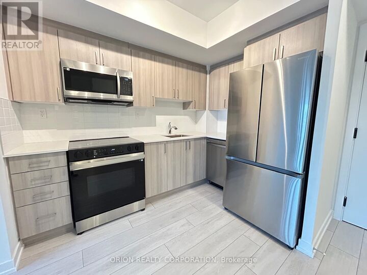 Property Photo:  556 Marlee Avenue 403  ON M6B 0B1 