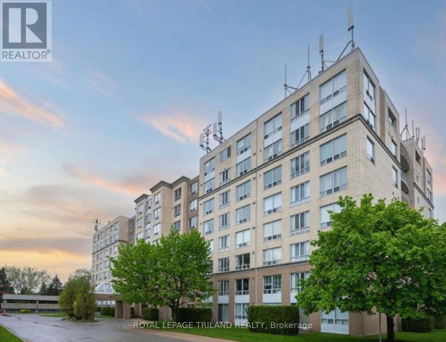 Property Photo: 1510 Richmond Street 404 ON N6G 4V2