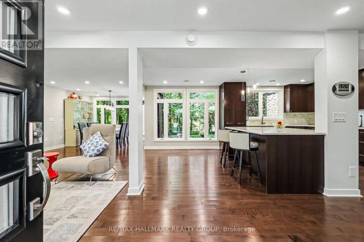 Property Photo:  20 Fairhaven Way  ON K1K 0R3 