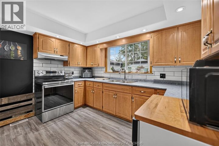 Property Photo:  447 Sydenham Street  ON N0P 1M0 