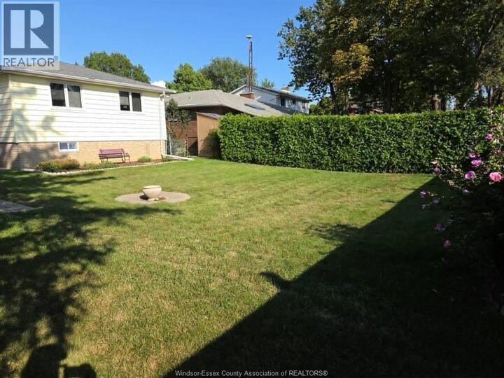 Property Photo:  68 Edward Street  ON N8M 1L7 