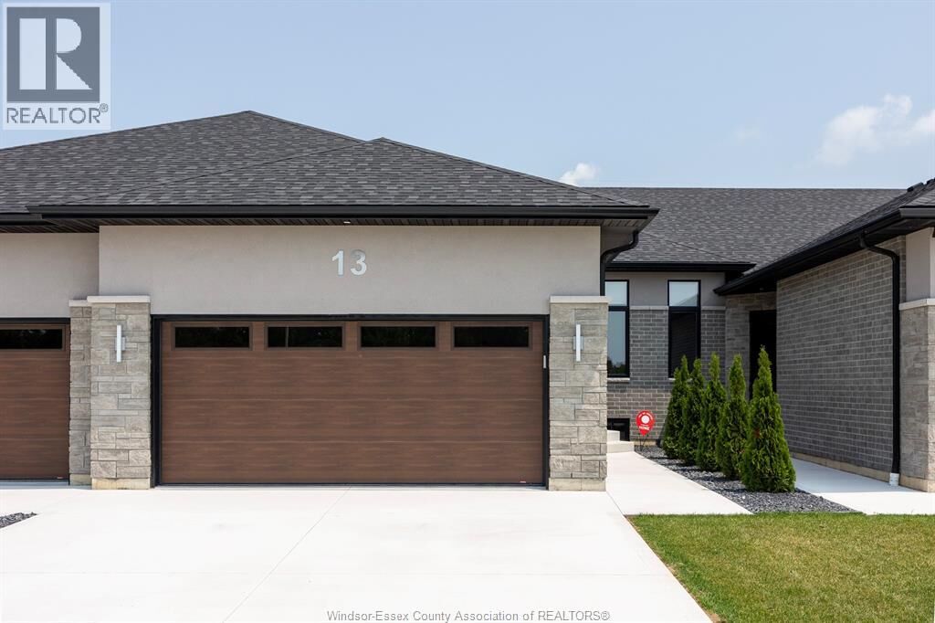 Property Photo:  13 Eagle Street  ON N8H 0G4 