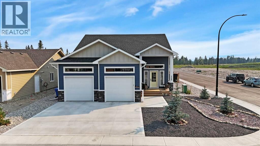 Property Photo: 729 5 Street Southwest AB T0M 1X0