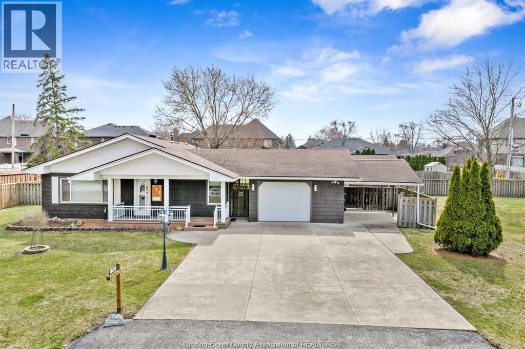 Property Photo:  180 Elsworth  ON N9J 1E5 