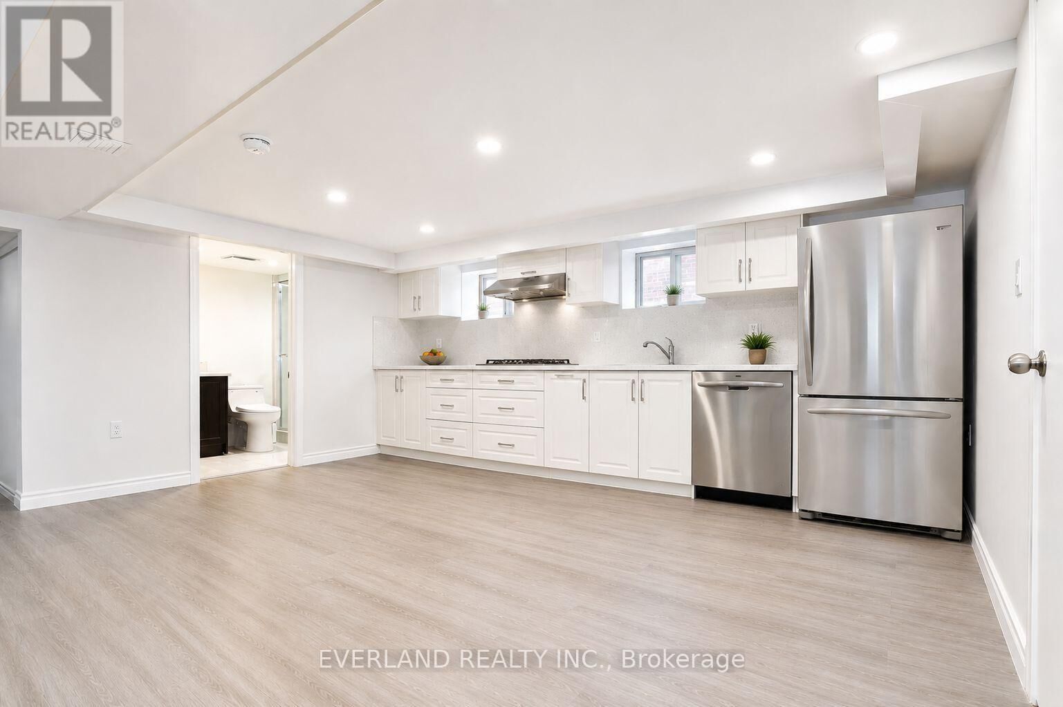 Property Photo:  1751 Bayview Avenue Unit A  ON M4G 3C5 