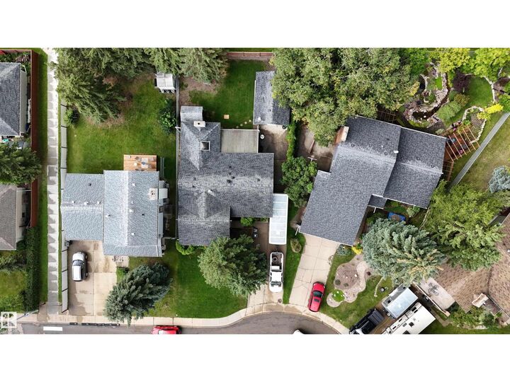 Property Photo: 40 Granville Cr AB T8A 3B8