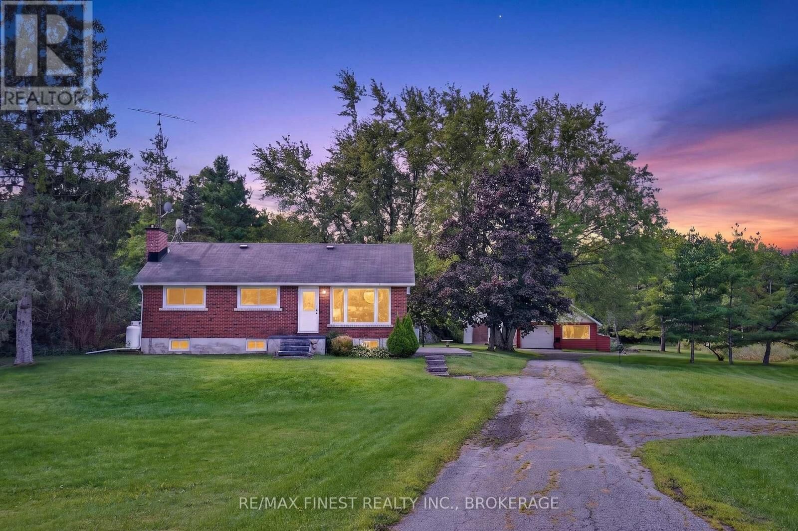 Property Photo:  513 County Road 2  ON K7G 2V4 