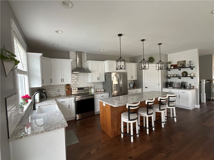 Property Photo:  1612 Hunters Pointe Court  IL 62549 