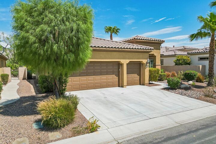 Property Photo: 81216 Avenida Colonias CA 92203