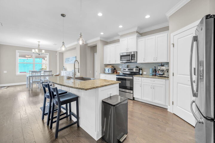 Property Photo:  1186 Eisenhower Circle  FL 32444 